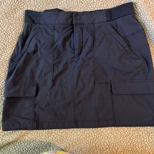 Athleta Black Skort, skirt look, cargo pockets, Sz 14, stretch waist​